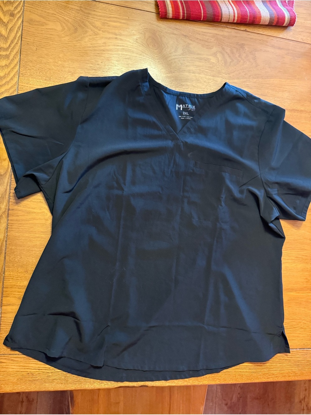 Women’s Matrix Black V-Neck Short Sleeve Top scrubs - size 2xl - worn 1x